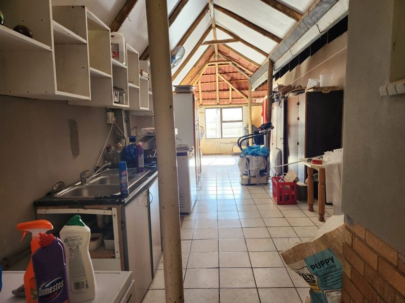 Charming 3-Bedroom Home for Sale — Prime Location! - Photo 2