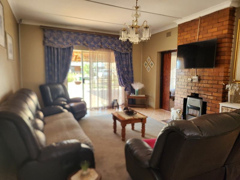 Charming 3-Bedroom Home for Sale — Prime Location! - Photo 4