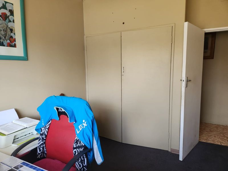 Charming 3-Bedroom Home for Sale — Prime Location! - Photo 9