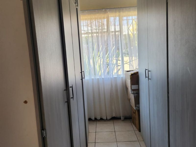 Charming 3-Bedroom Home for Sale — Prime Location! - Photo 8