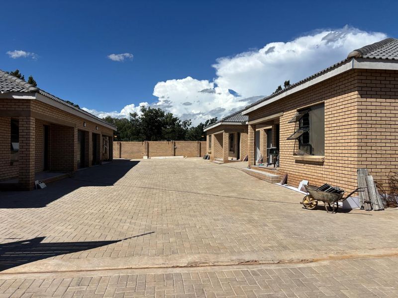 Prime rental townhouse - Newly Built - Photo 4