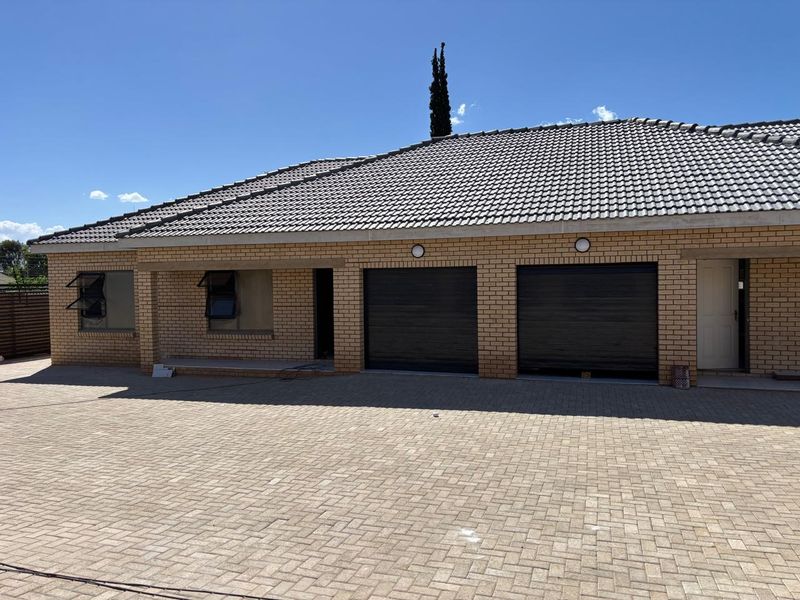 Prime rental townhouse - Newly Built - Photo 6