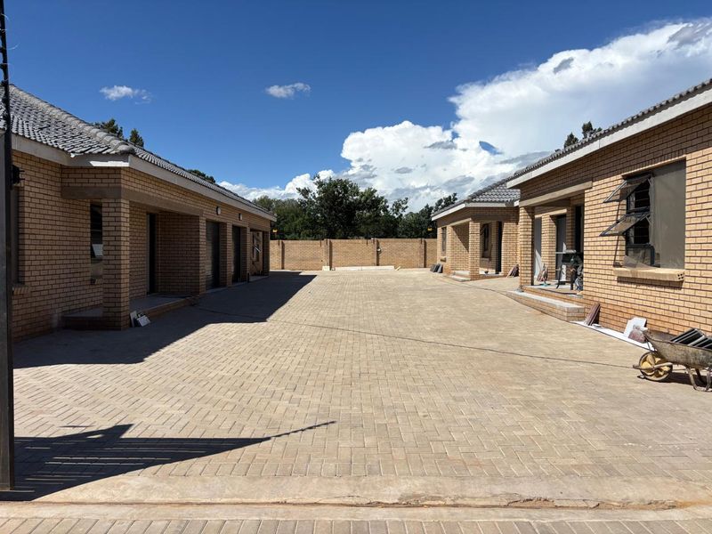 Prime rental townhouse - Newly Built - Photo 5