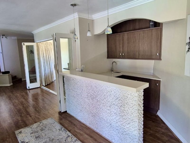 Entertainment and work from home for large family. - Photo 10