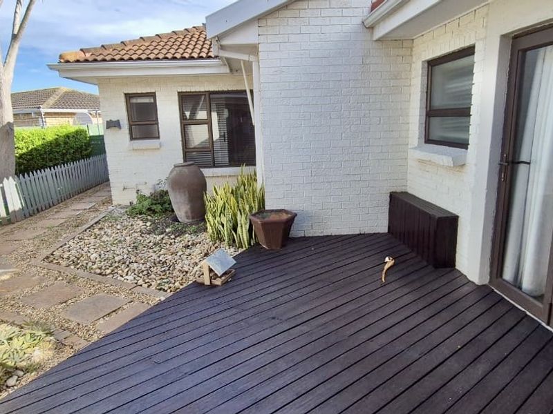 Entertainment and work from home for large family. - Photo 6