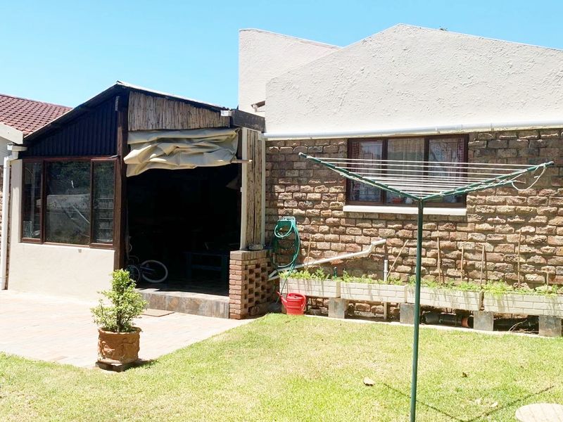 4 Bedroom Home with Double Garage in Groenvallei - Photo 2