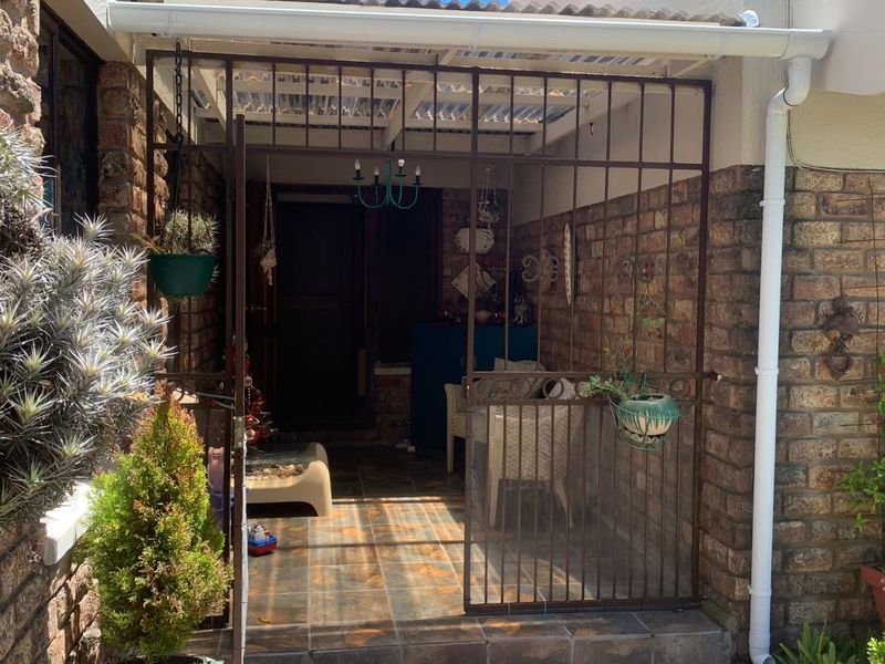 4 Bedroom Home with Double Garage in Groenvallei - Photo 5