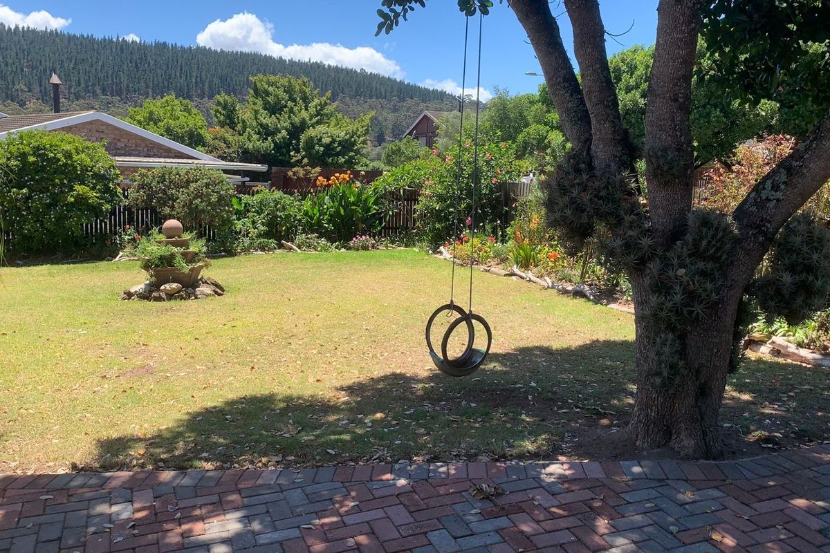 4 Bedroom Home with Double Garage in Groenvallei - Photo 3