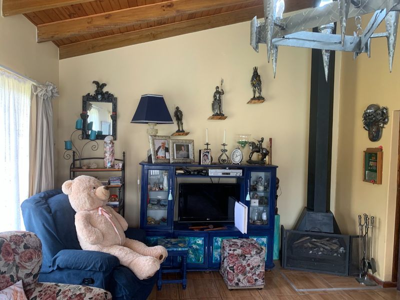 4 Bedroom Home with Double Garage in Groenvallei - Photo 8