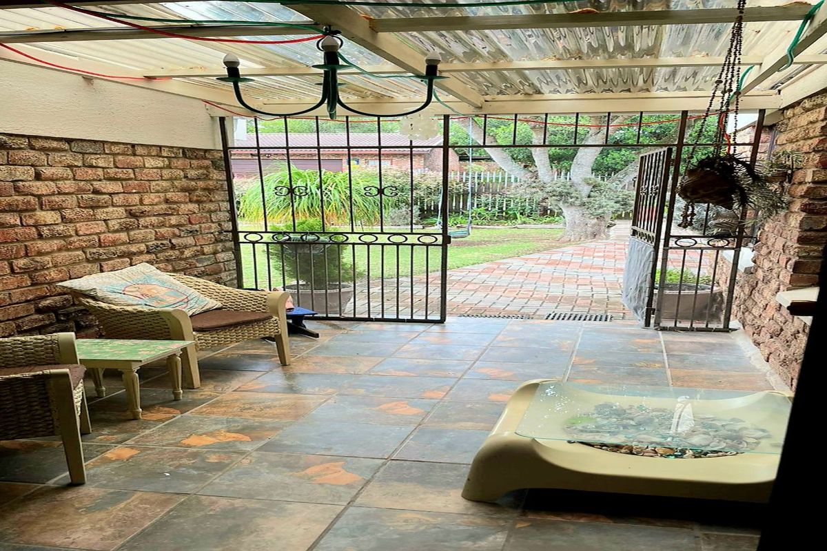 4 Bedroom Home with Double Garage in Groenvallei - Photo 4