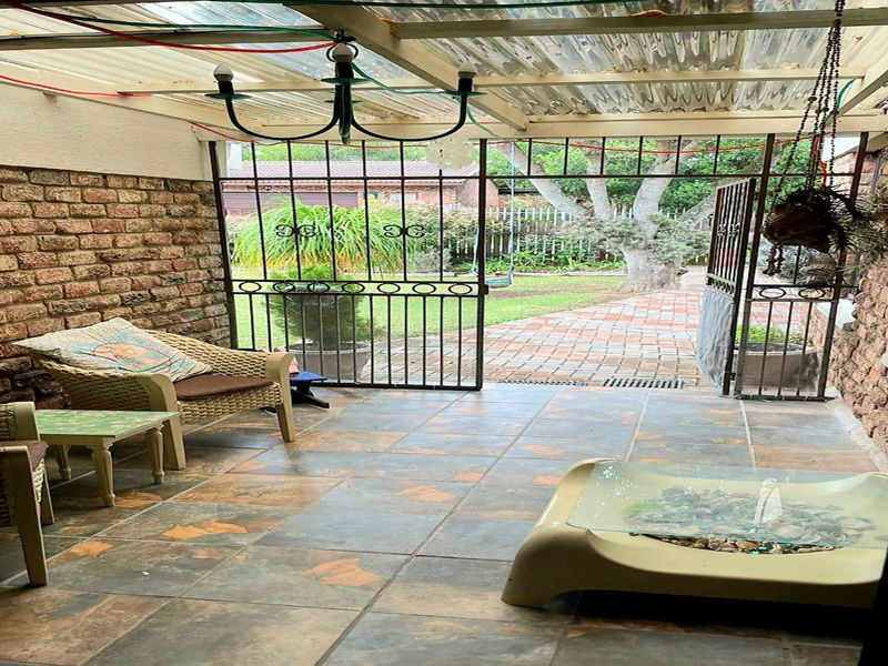 4 Bedroom Home with Double Garage in Groenvallei - Photo 4