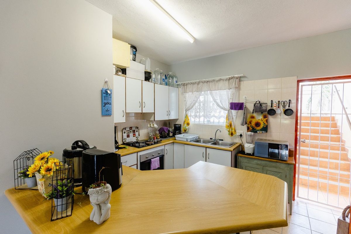 Ground Floor Unit in Queens Gardens - Photo 5