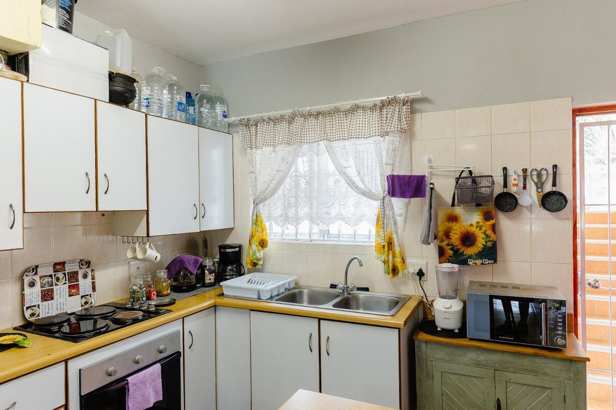 Ground Floor Unit in Queens Gardens - Photo 4