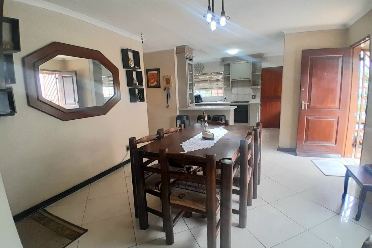 3 bedrooms 2 bathrooms house  for sale in Noordwyk - Photo 2