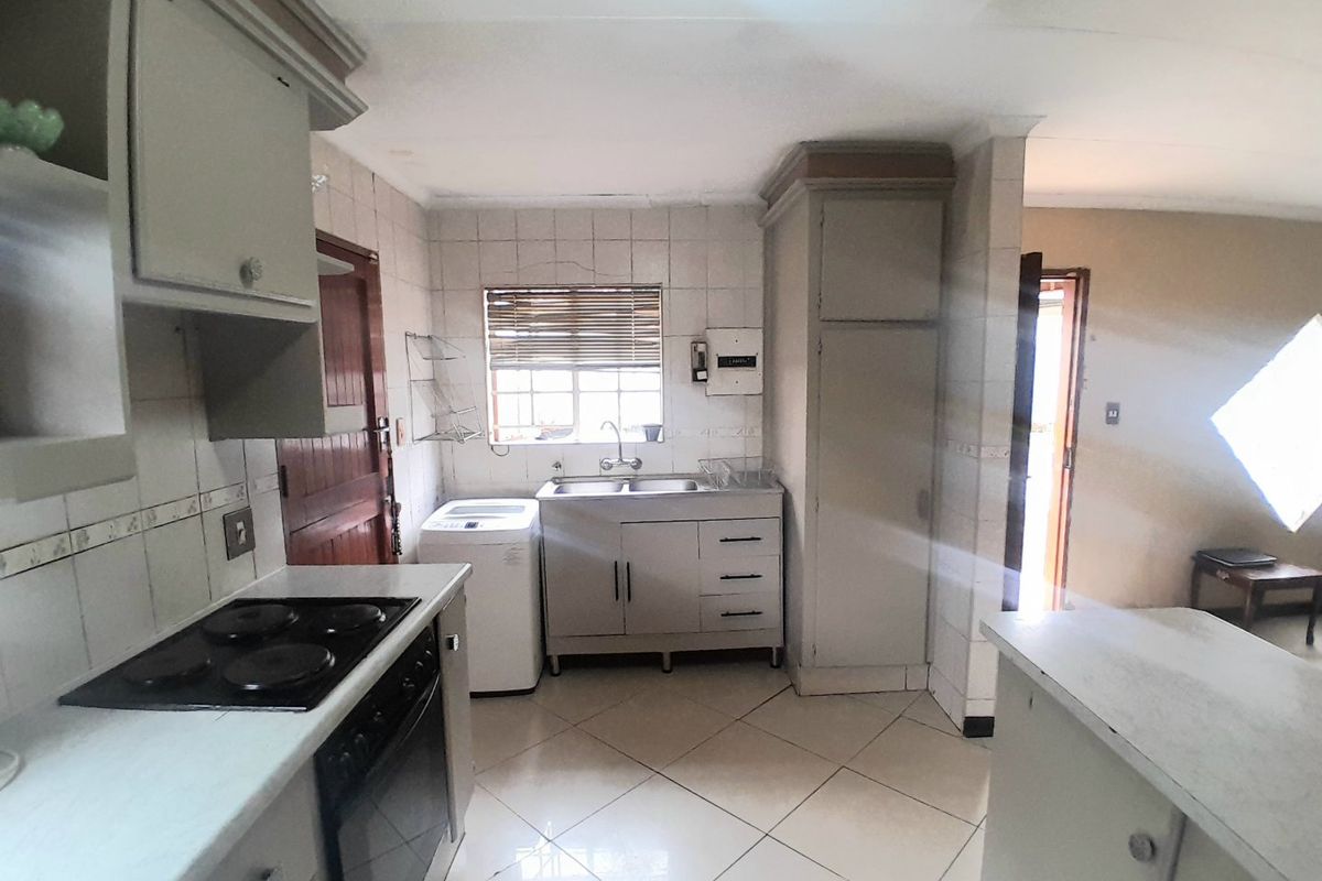 3 bedrooms 2 bathrooms house  for sale in Noordwyk - Photo 4