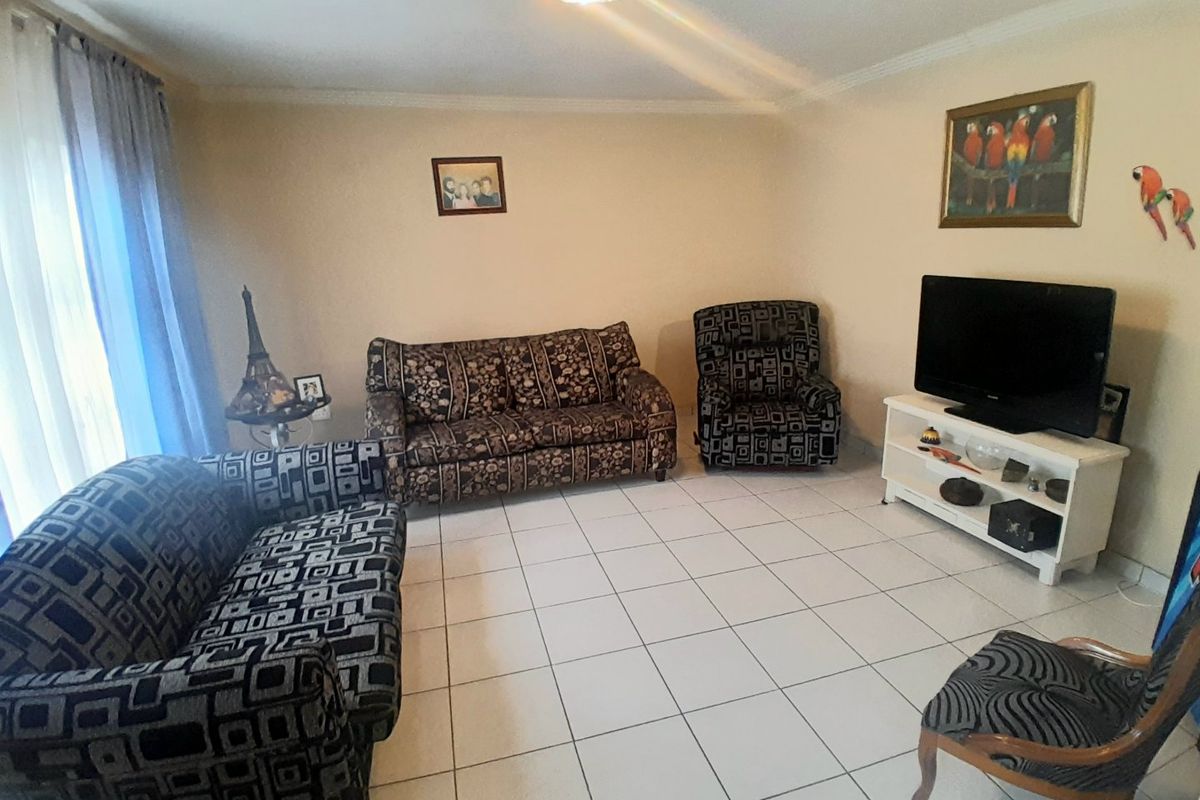 3 bedrooms 2 bathrooms house  for sale in Noordwyk - Photo 3