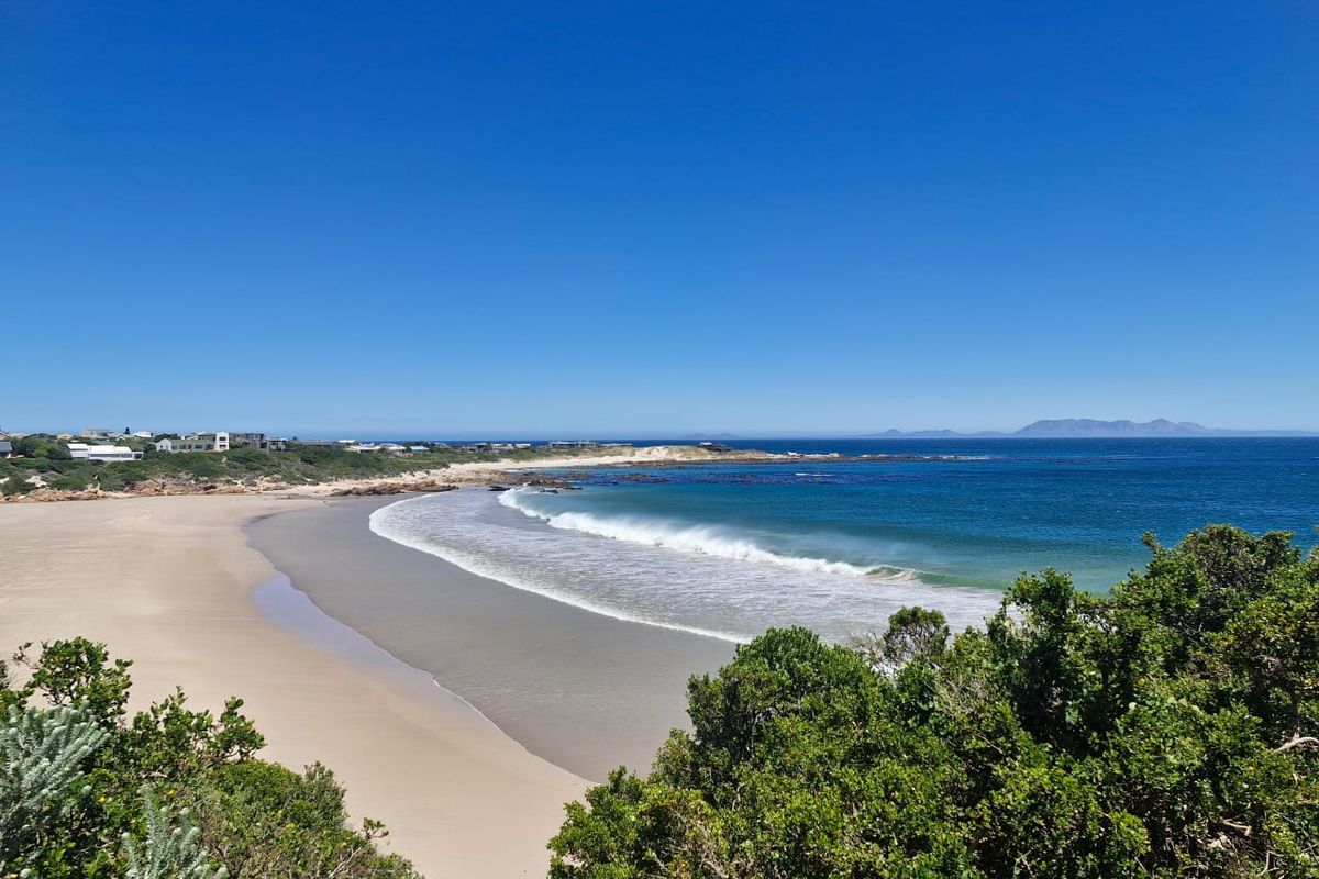 A Holiday Home in Rooi Els. Walking distance to the sea. - Photo 3