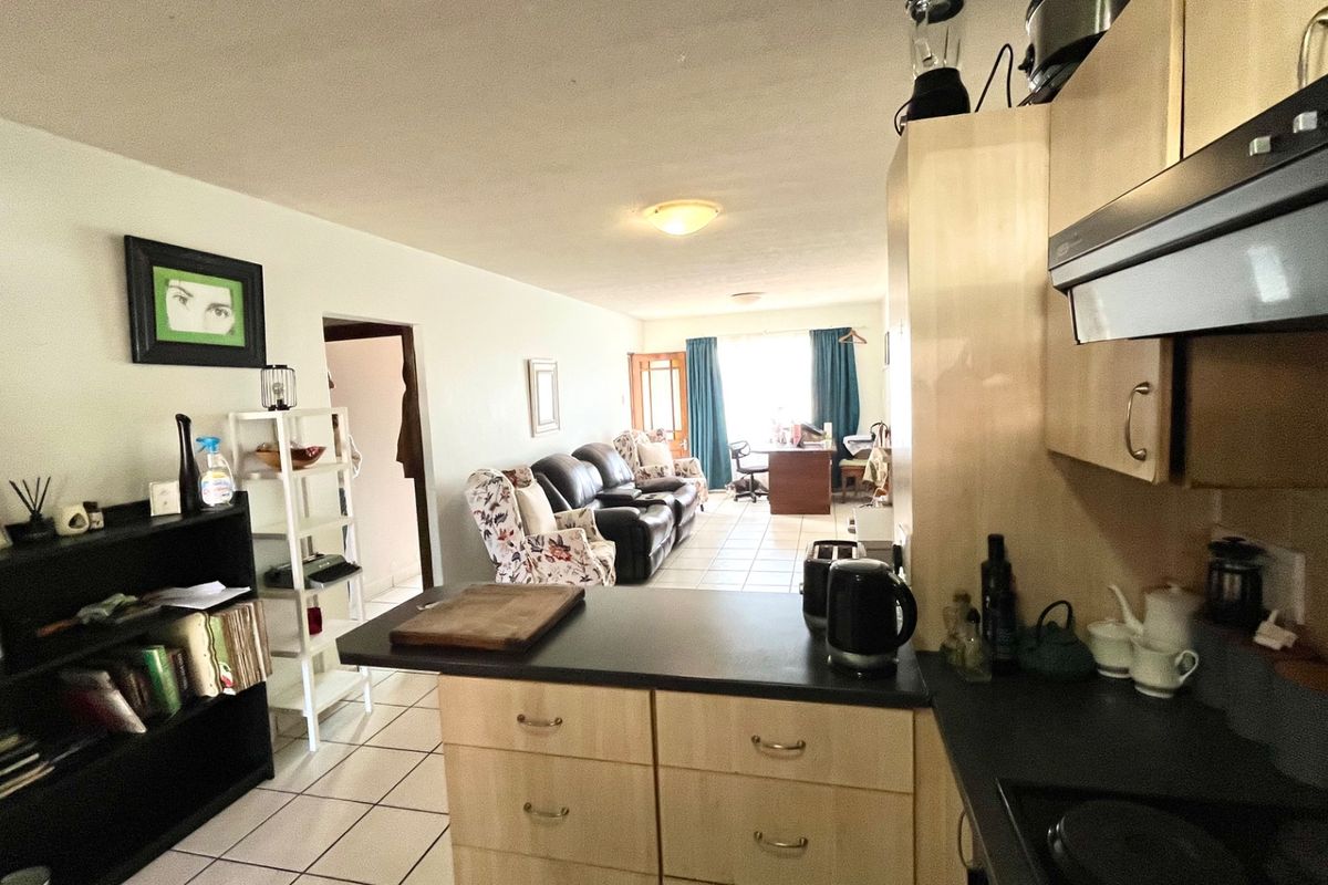 Ground Floor Apartment in Heiderand – R1 605 000! - Photo 2