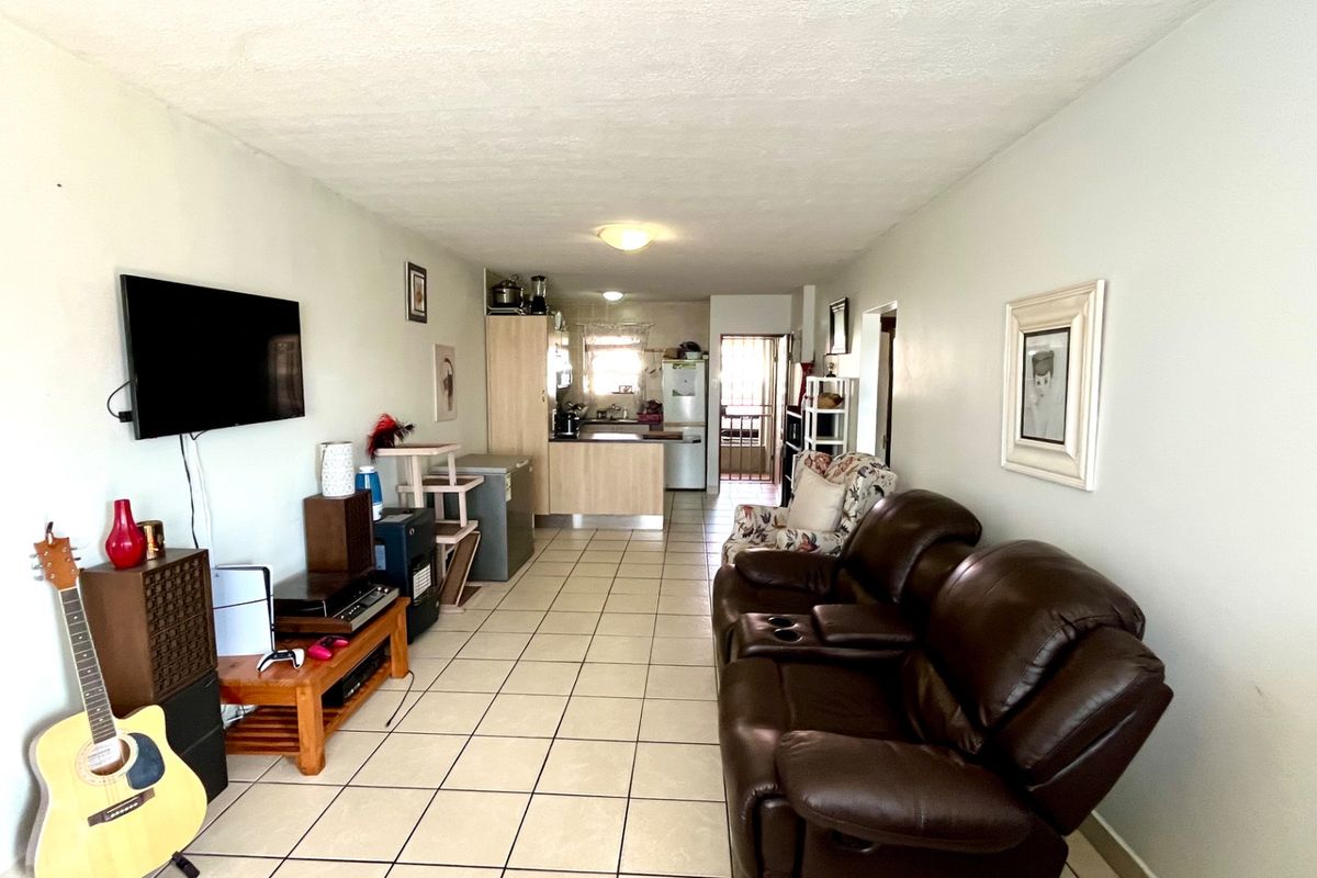 Comfortable Mossel Bay flat with balcony and garden - Photo 3