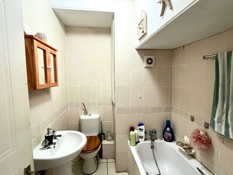 Comfortable Mossel Bay flat with balcony and garden - Photo 6