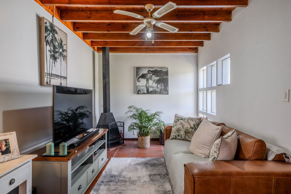 Lovely 2 Bedroom Family Home In Sought-After West Beach - Photo 3