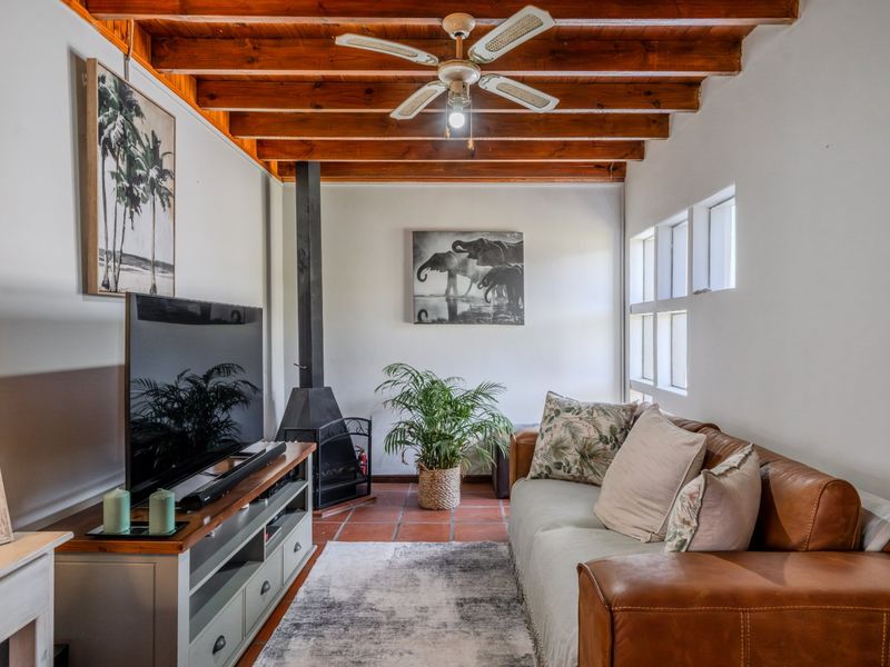 Lovely 2 Bedroom Family Home In Sought-After West Beach - Photo 3