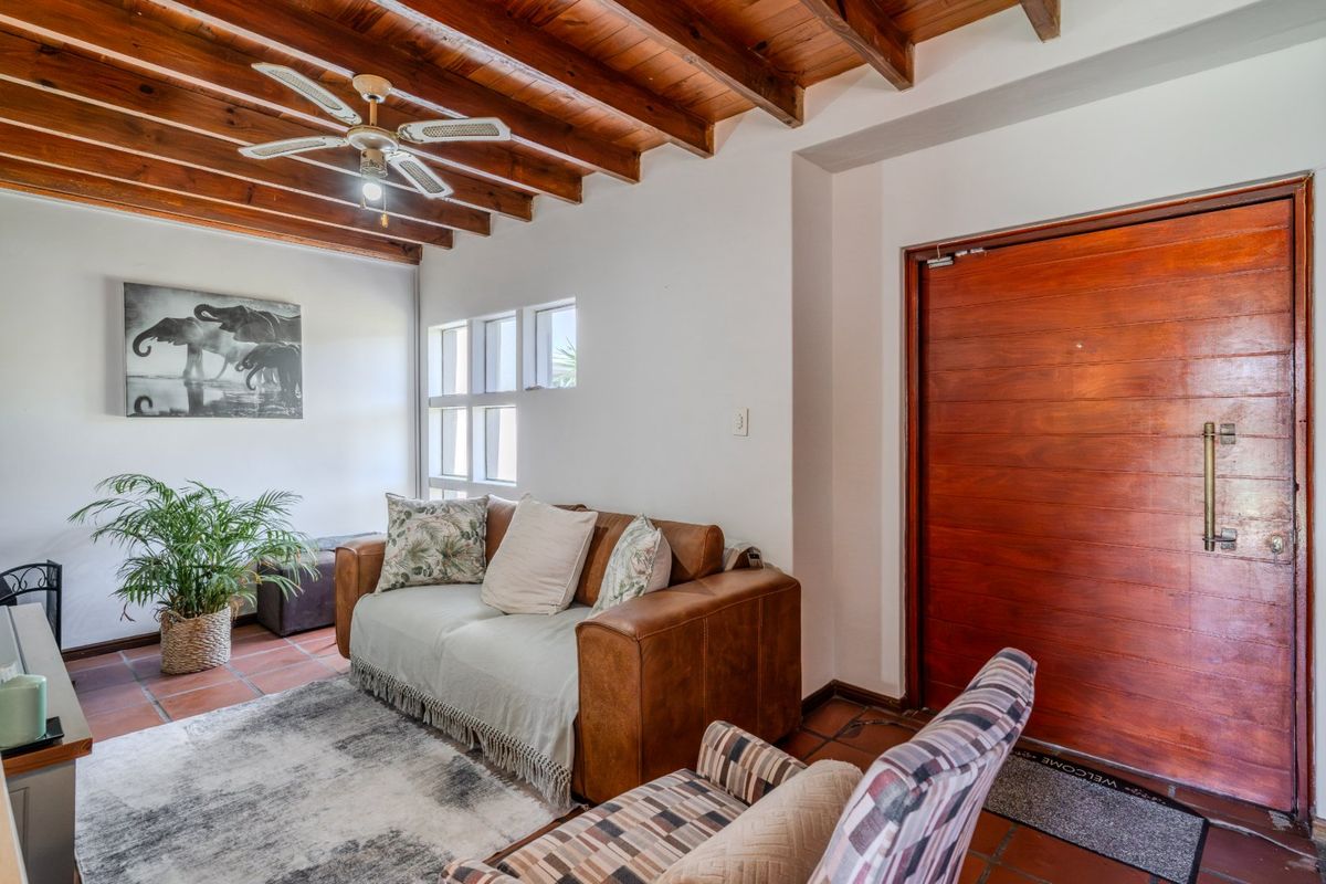 Lovely 2 Bedroom Family Home In Sought-After West Beach - Photo 2