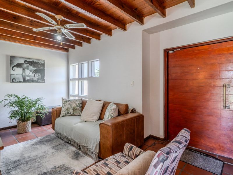 Lovely 2 Bedroom Family Home In Sought-After West Beach - Photo 2