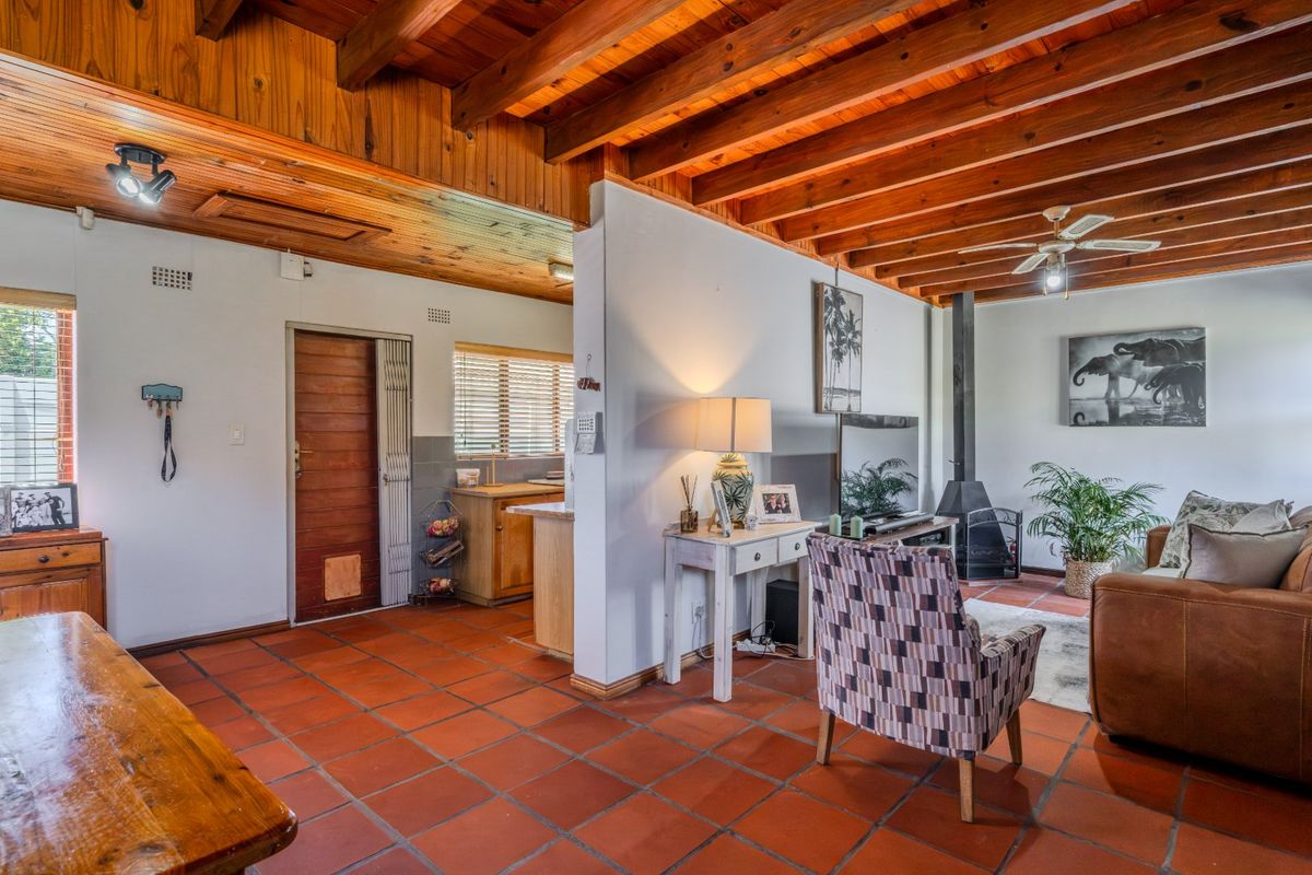 Lovely 2 Bedroom Family Home In Sought-After West Beach - Photo 5