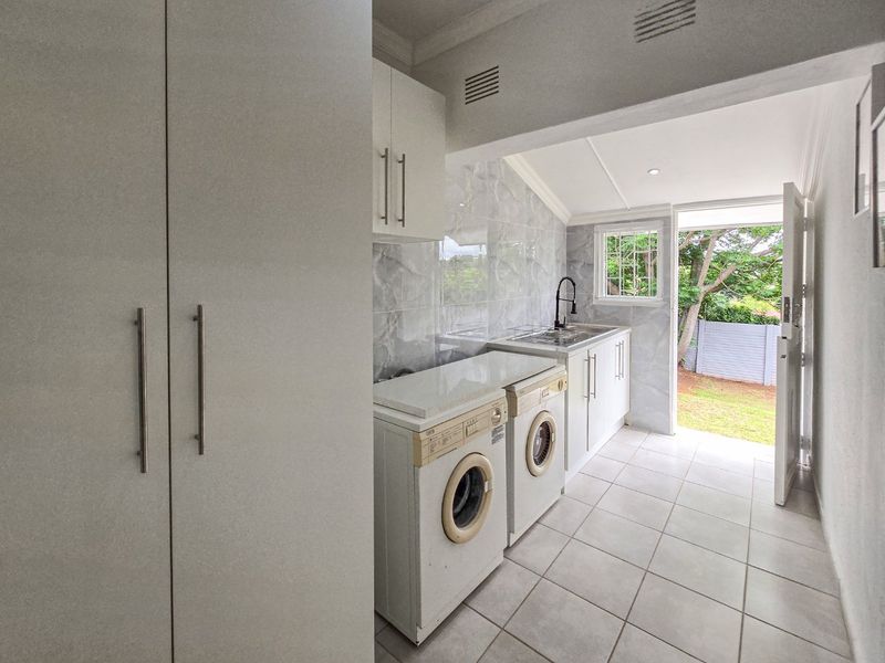 Newly Renovated Family Home with SEAVIEWS !!! - Photo 8