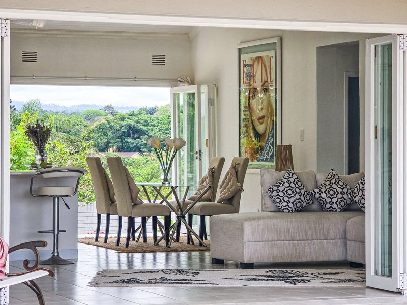 Newly Renovated Family Home with SEAVIEWS !!! - Photo 9