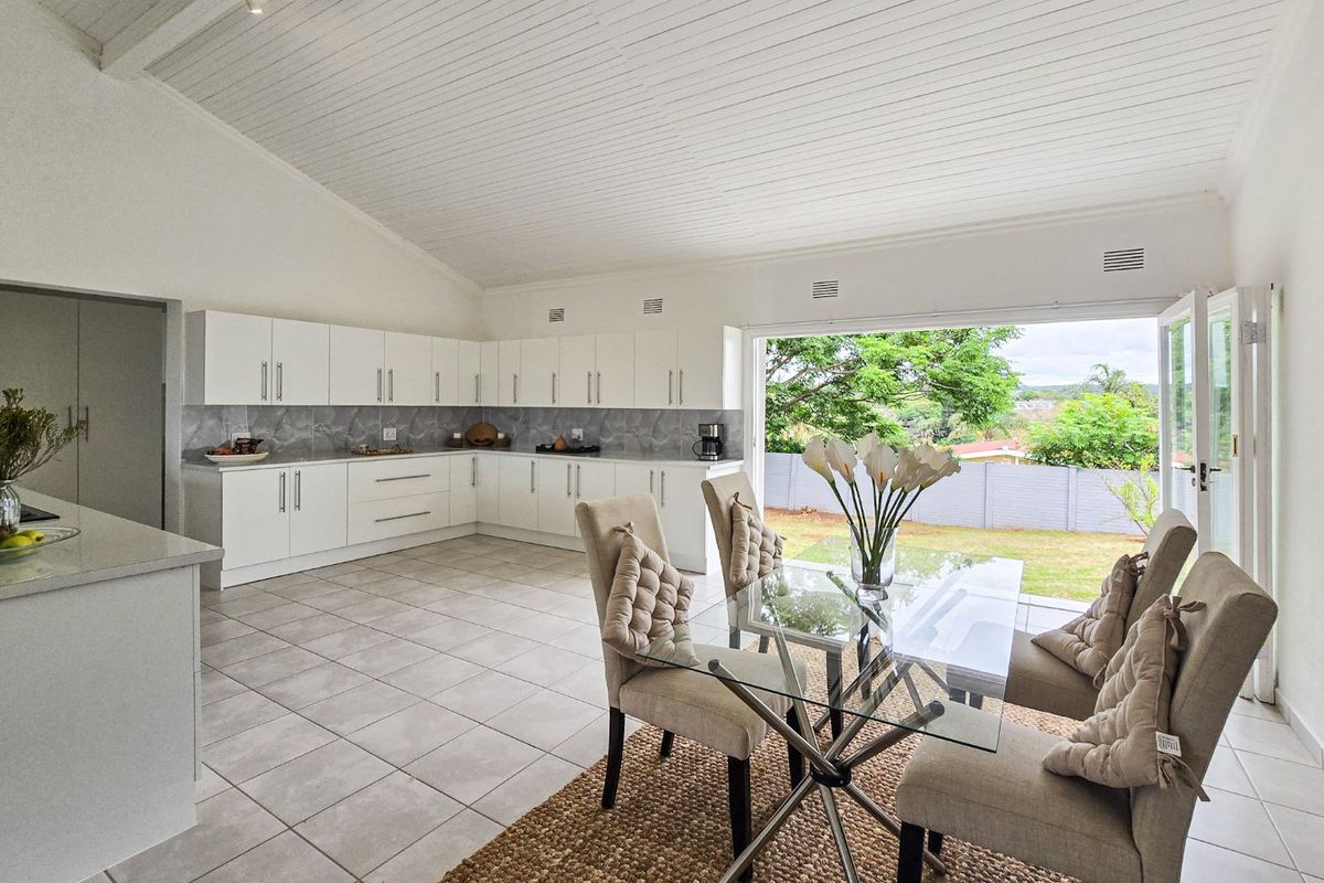 Newly Renovated Family Home with SEAVIEWS !!! - Photo 5