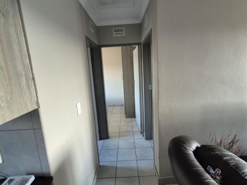 2 Bedroom Apartment for Sale  in Huewelood  - Photo 5