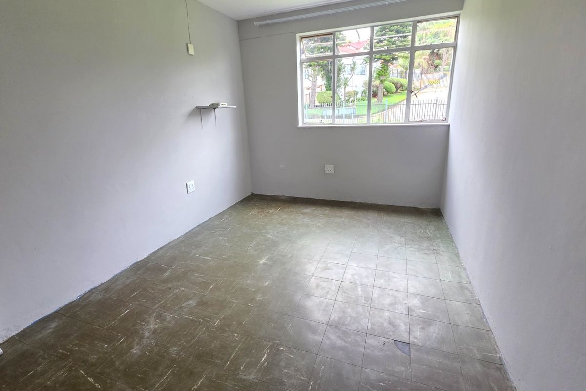 Secure 3 Bedroom Flat at the Entrance of Laudium - Photo 5