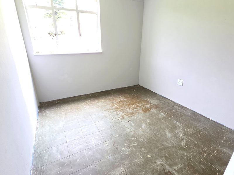 Secure 3 Bedroom Flat at the Entrance of Laudium - Photo 8