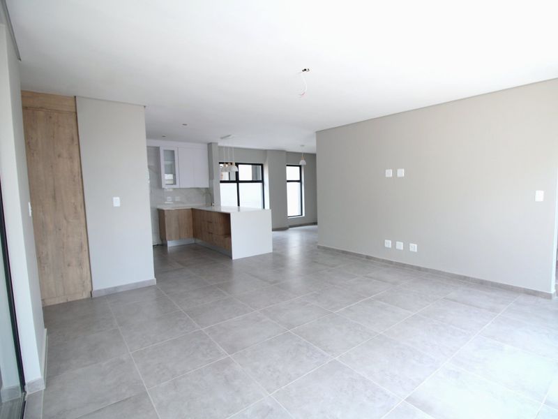 Brand-New 4 Bedroom House – Direct from Developer | Transfer Fees Included - Photo 6