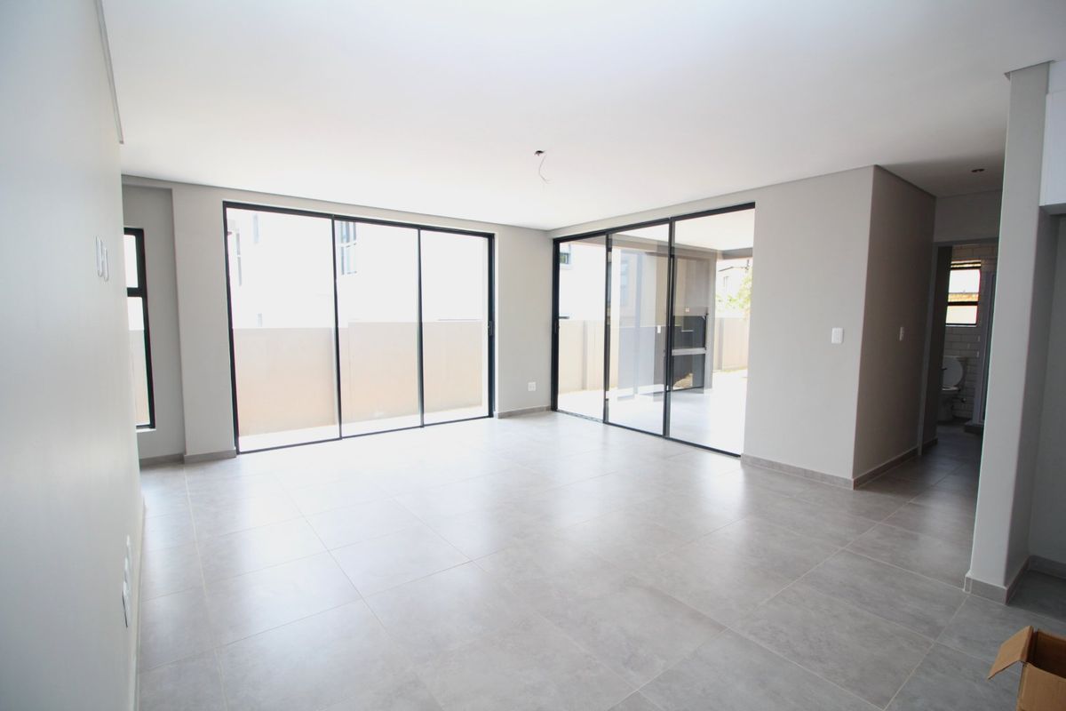 Brand-New 4 Bedroom House – Direct from Developer | Transfer Fees Included - Photo 3