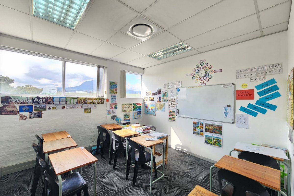 500m2 First Floor Office To Rent Opposite Somerset Mall - Photo 5