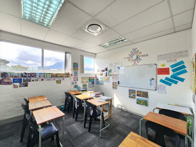 500m2 First Floor Office To Rent Opposite Somerset Mall - Photo 5