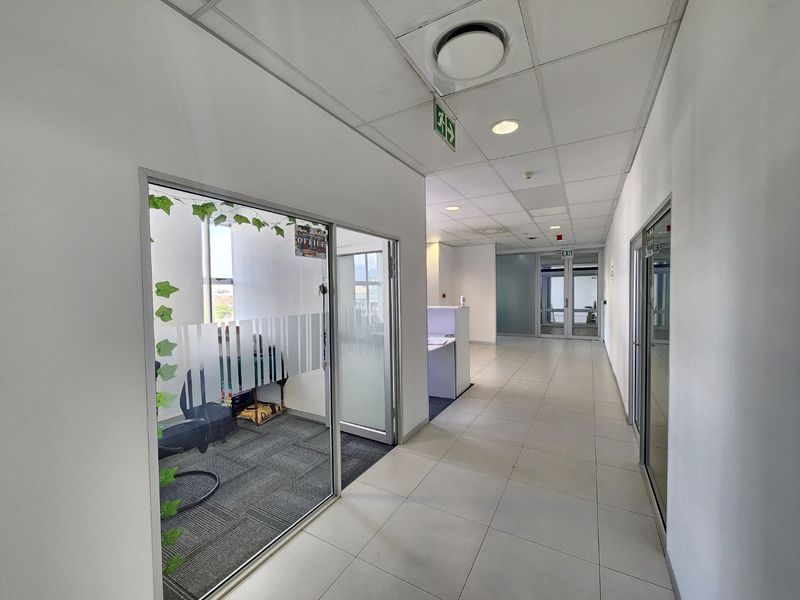 500m2 First Floor Office To Rent Opposite Somerset Mall - Photo 3