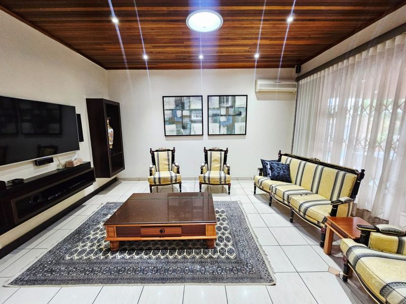 A Beautiful 4 bedroom 3.5 bathroom house for sale in Erasmia - Photo 7