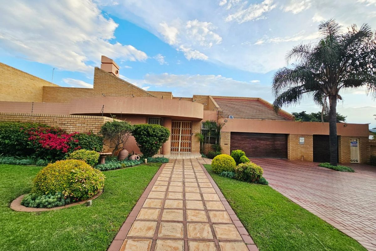 A Beautiful 4 bedroom 3.5 bathroom house for sale in Erasmia - Photo 2