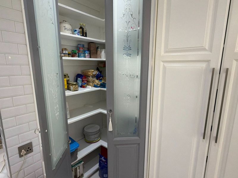 Exclusive, One-of-a-Kind Residence in a Quiet, Secure Street - Photo 7