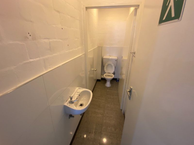 200m2 Industrial Space to Let  - Photo 4