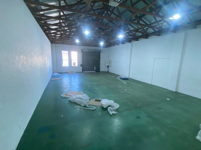 200m2 Industrial Space to Let  - Photo 5
