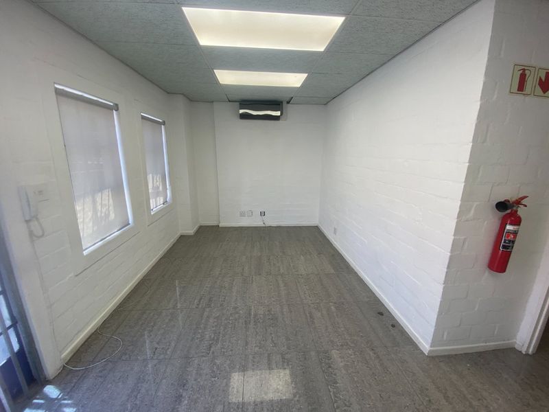 200m2 Industrial Space to Let  - Photo 10