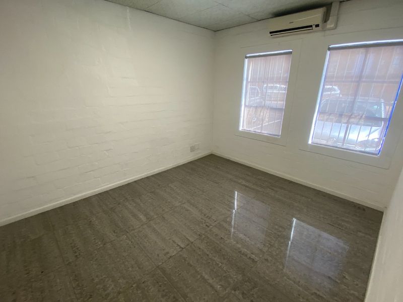 200m2 Industrial Space to Let  - Photo 8