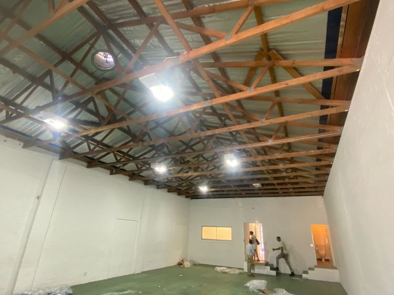 200m2 Industrial Space to Let  - Photo 3