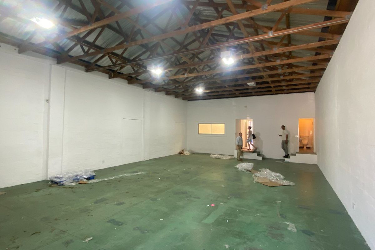 200m2 Industrial Space to Let  - Photo 2