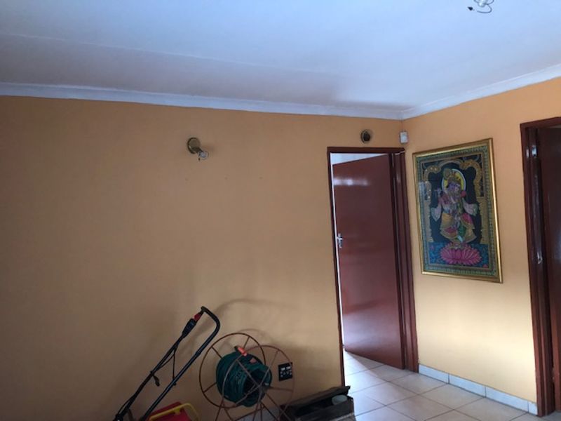 Secure & Spacious  Home Close to All Amenities  - Photo 7